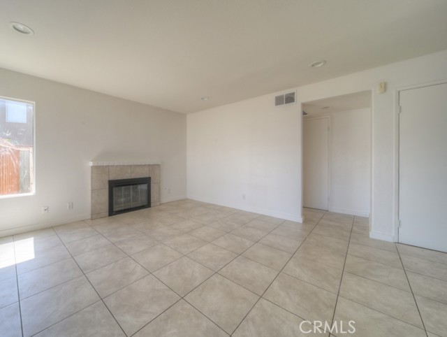 Detail Gallery Image 11 of 72 For 13220 Broken Bit Cir, Corona,  CA 92883 - 4 Beds | 2/1 Baths