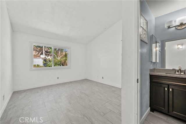529 Hilltop, Palmdale CA: https://media.crmls.org/medias/e40be485-4afe-4dd9-a1c9-d15cf58d3863.jpg