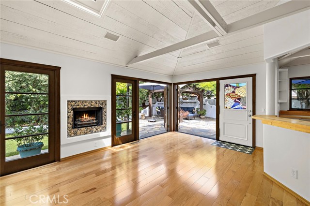 490 Agate, Laguna Beach CA: https://media.crmls.org/medias/e40be914-ccbb-4928-b814-c219ca3e528b.jpg