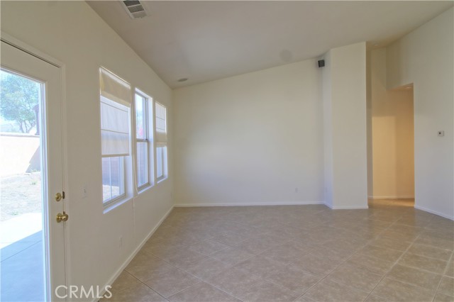 Detail Gallery Image 8 of 18 For 28422 Belleterre Ave, Moreno Valley,  CA 92555 - 3 Beds | 2 Baths