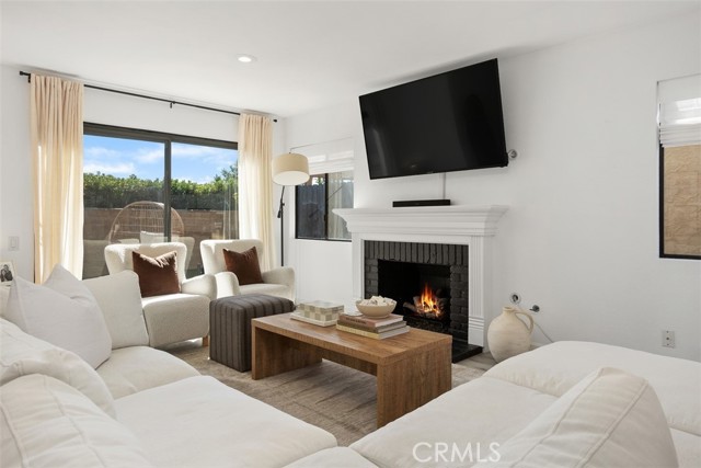 Detail Gallery Image 6 of 28 For 4727 Mayflower Way, Oceanside,  CA 92057 - 2 Beds | 2 Baths