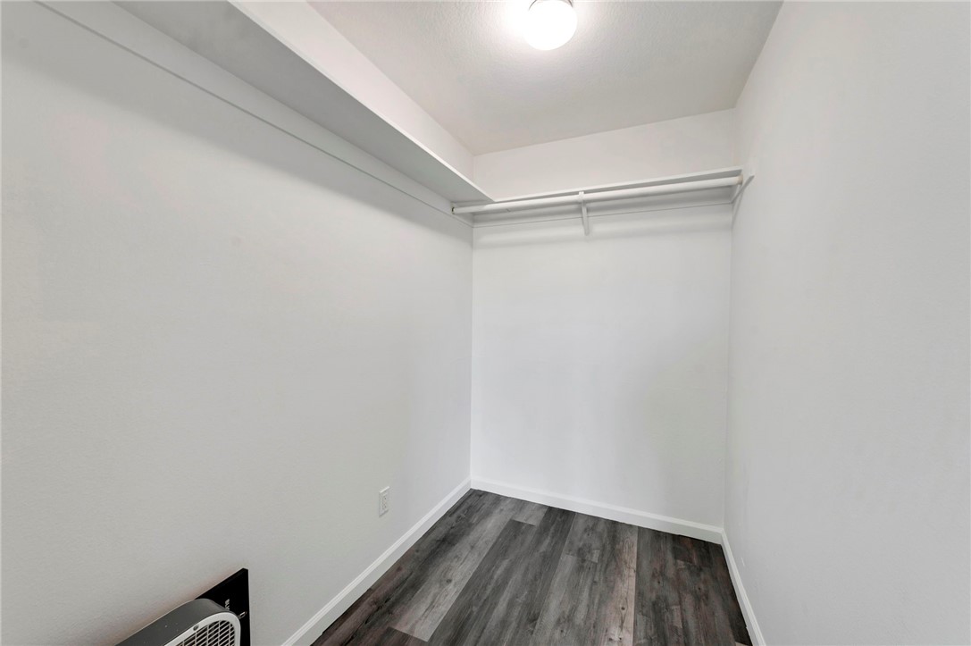 Detail Gallery Image 17 of 21 For 5051 Rosewood Ave #205,  Los Angeles,  CA 90004 - 2 Beds | 2 Baths