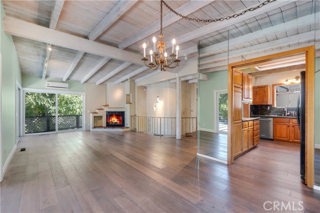 Detail Gallery Image 9 of 30 For 11441 Decente Dr, Studio City,  CA 91604 - 2 Beds | 2 Baths