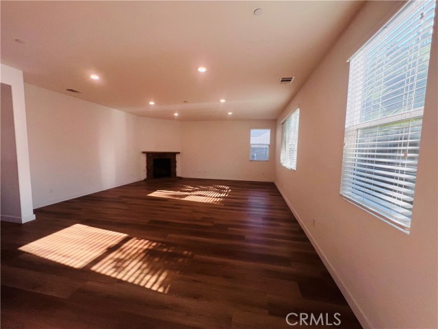 Detail Gallery Image 7 of 39 For 7868 Sea Salt Ave, Fontana,  CA 92336 - 4 Beds | 3/1 Baths
