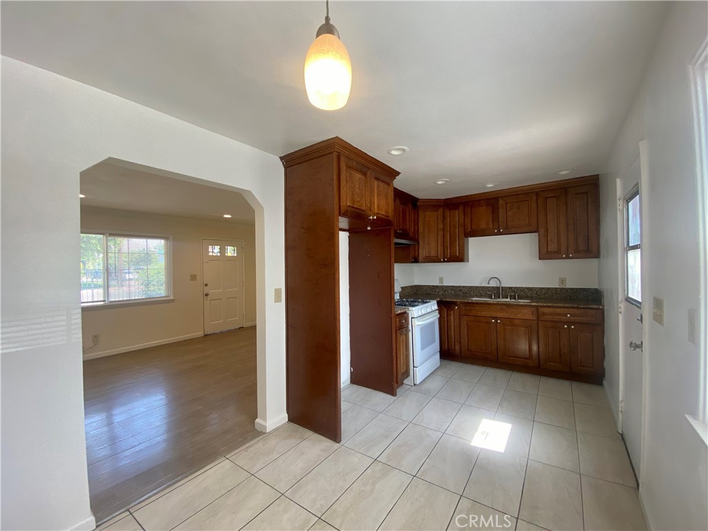 3575 Ottawa Avenue #4