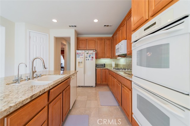 Detail Gallery Image 9 of 20 For 13893 Glover Ct, Corona,  CA 92880 - 5 Beds | 4 Baths