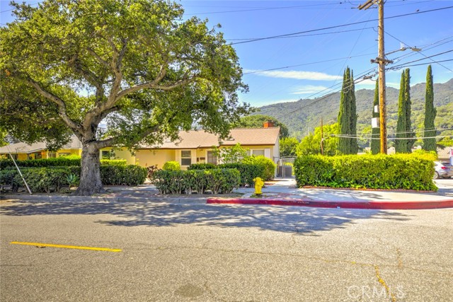 Detail Gallery Image 5 of 64 For 3352 Montrose, La Crescenta,  CA 91214 - 3 Beds | 3 Baths