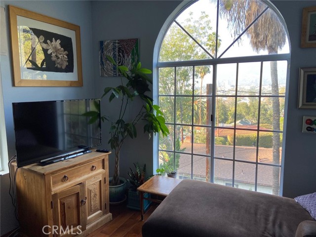 Detail Gallery Image 9 of 44 For 612 Alta Vista, Glendale,  CA 91205 - 3 Beds | 2/1 Baths