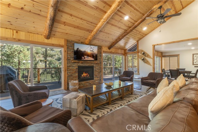 Detail Gallery Image 14 of 53 For 42518 Gold Rush Dr, Big Bear Lake,  CA 92315 - 5 Beds | 6/2 Baths