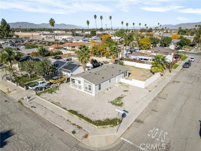 Detail Gallery Image 3 of 15 For 526 Calhoun Pl, Hemet,  CA 92543 - 3 Beds | 2 Baths