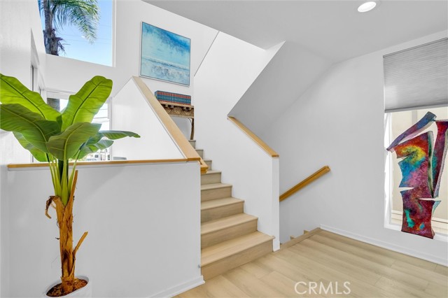 Detail Gallery Image 21 of 37 For 702 10th St, Hermosa Beach,  CA 90254 - 4 Beds | 3/1 Baths