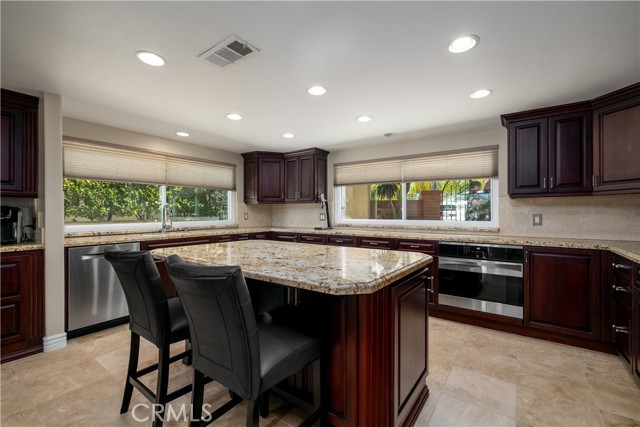 Detail Gallery Image 12 of 61 For 22280 Village Way Dr, Canyon Lake,  CA 92587 - 3 Beds | 2/1 Baths