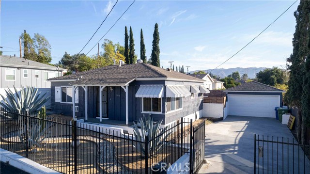 Detail Gallery Image 2 of 37 For 7310 Summitrose St, Tujunga,  CA 91042 - 3 Beds | 2 Baths