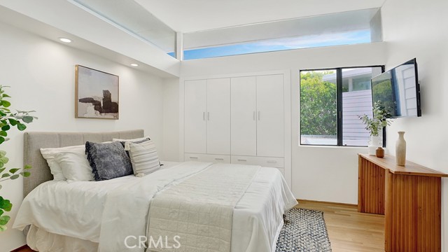 741 Marlin, Laguna Beach CA: https://media.crmls.org/medias/e4120223-df07-48c5-b755-0fb17c934b0e.jpg