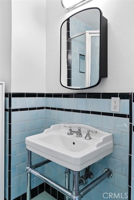 Detail Gallery Image 21 of 37 For 2130 Apex, Los Angeles,  CA 90039 - 3 Beds | 1 Baths