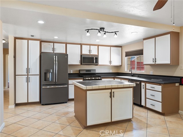 Detail Gallery Image 18 of 42 For 17970 Pitache St, Hesperia,  CA 92345 - 3 Beds | 2 Baths