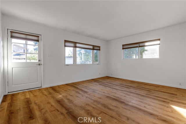 Detail Gallery Image 14 of 17 For 10326 Vassar Ave, Chatsworth,  CA 91311 - 2 Beds | 1 Baths