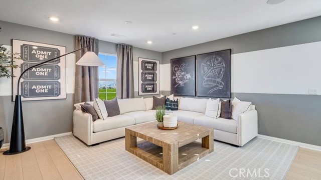 Detail Gallery Image 5 of 22 For 14224 Rollins St, Hesperia,  CA 92345 - 5 Beds | 3 Baths