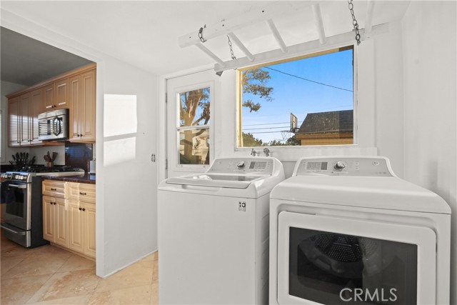 Detail Gallery Image 8 of 26 For 853 S Lemon St, Anaheim,  CA 92805 - 4 Beds | 2/1 Baths