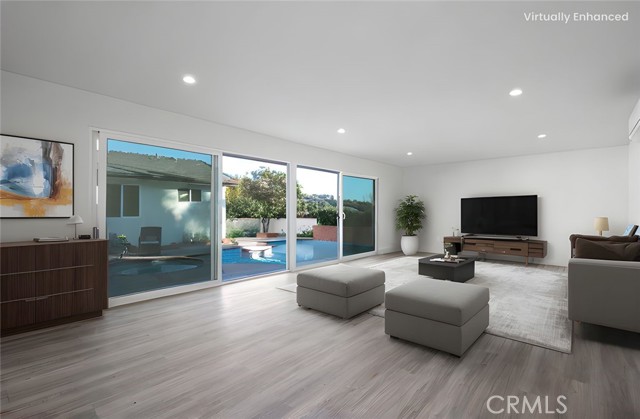 1985 Highland Oaks Drive, Arcadia CA: https://media.crmls.org/medias/e413e6aa-e658-4b05-b085-404dfc08331d.jpg