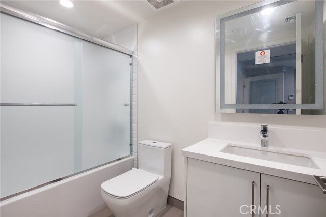 Detail Gallery Image 18 of 21 For 2225 Mira Vista Ave #206,  Montrose,  CA 91020 - 3 Beds | 2 Baths