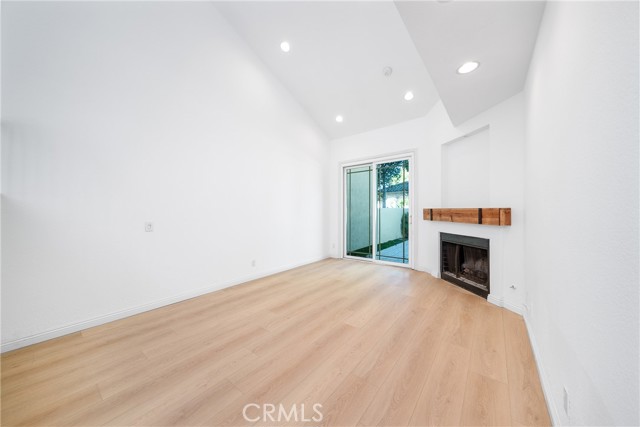 Detail Gallery Image 6 of 35 For 3 Almador, Irvine,  CA 92614 - 2 Beds | 2/1 Baths