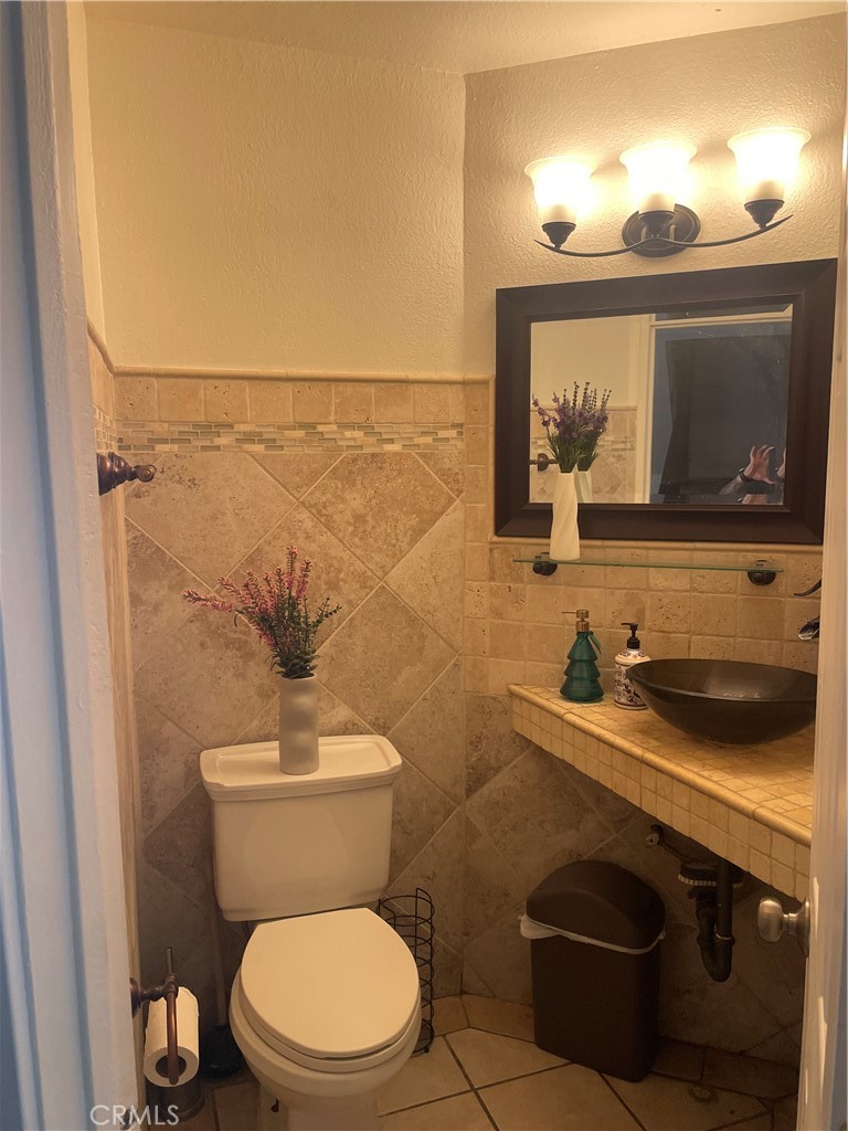 https://media.crmls.org/medias/e4176d4c-a1fb-4838-9860-455ae396d6de.jpg?preset=X-Large