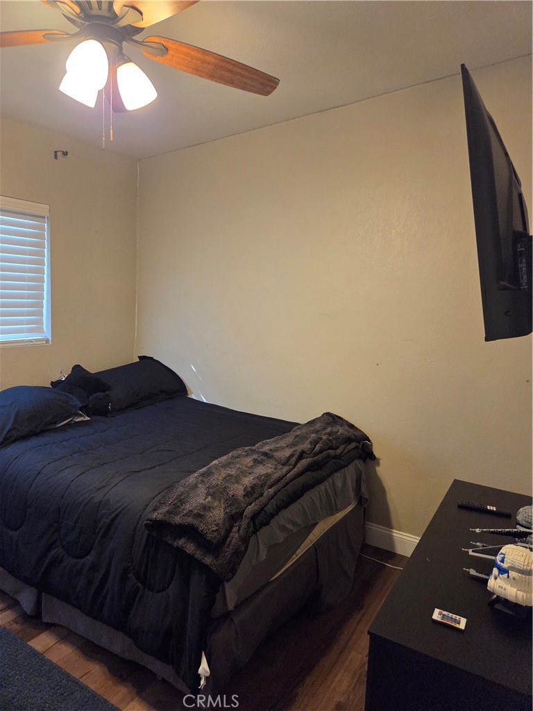 https://media.crmls.org/medias/e4179e62-0d56-4019-8303-53cff2115f55.jpg?preset=X-Large