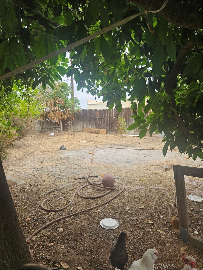 https://media.crmls.org/medias/e417a068-8362-4c4f-8b08-950e8c3bde1a.jpg?preset=X-Large