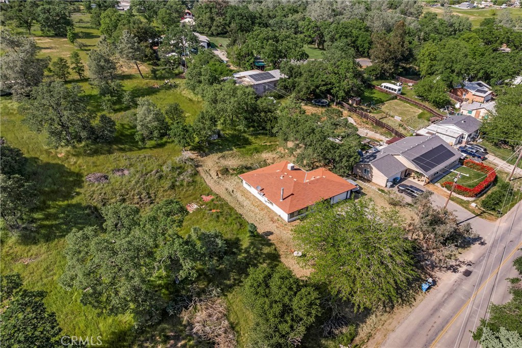 https://media.crmls.org/medias/e417b4c2-26d8-4bad-b87b-08f2c64f66f3.jpg?preset=X-Large