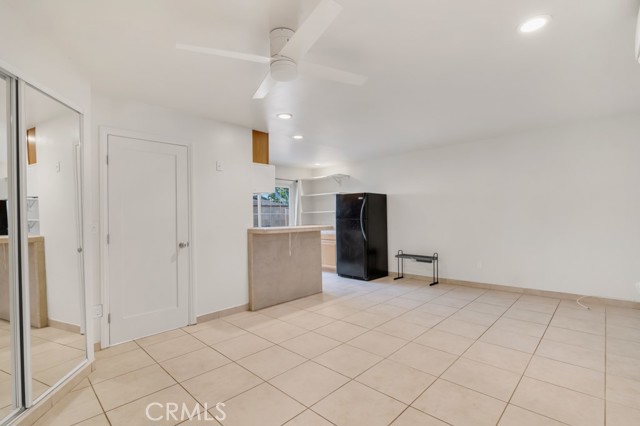 23101 Lanark Street, 2 photo 6