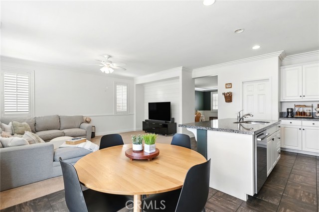 29222 Woodbridge Street, Lake Elsinore CA: https://media.crmls.org/medias/e41934f1-12af-402d-99b1-fbca076684c6.jpg