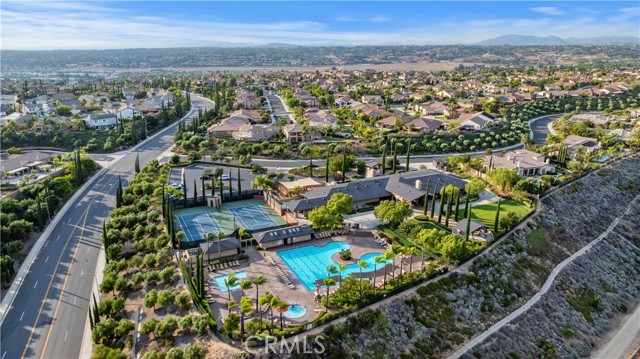 Detail Gallery Image 4 of 64 For 34595 Collier Falls Ct, Temecula,  CA 92592 - 5 Beds | 3/1 Baths