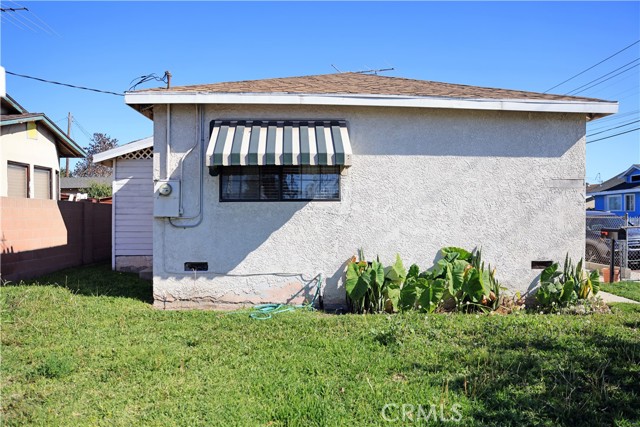 Detail Gallery Image 2 of 5 For 13942 Anderson, Paramount,  CA 90723 - 3 Beds | 1 Baths