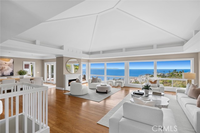 755 Pelican Drive, Laguna Beach CA: https://media.crmls.org/medias/e41ad763-f2a0-44c1-ab96-4b3f9203b29a.jpg