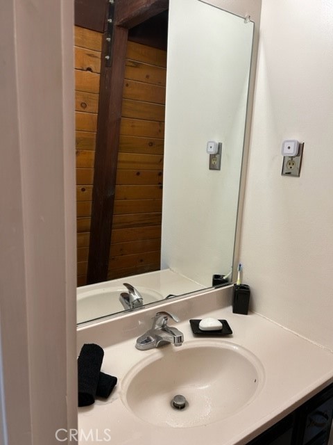 2ND FLOOR BATHROOM