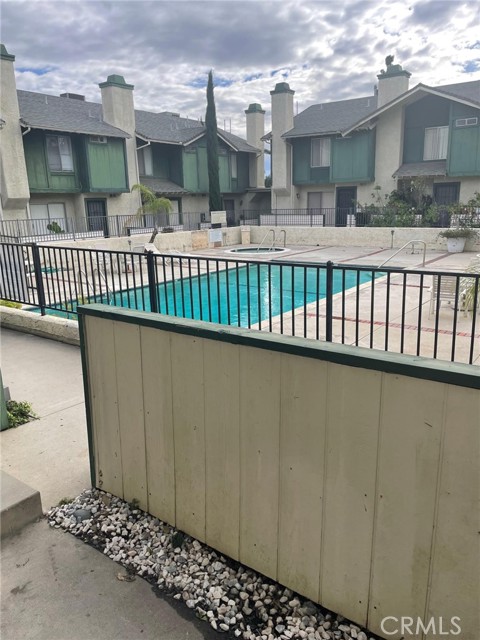 Detail Gallery Image 2 of 18 For 9740 Sepulveda Bld #18,  North Hills,  CA 91343 - 3 Beds | 3 Baths