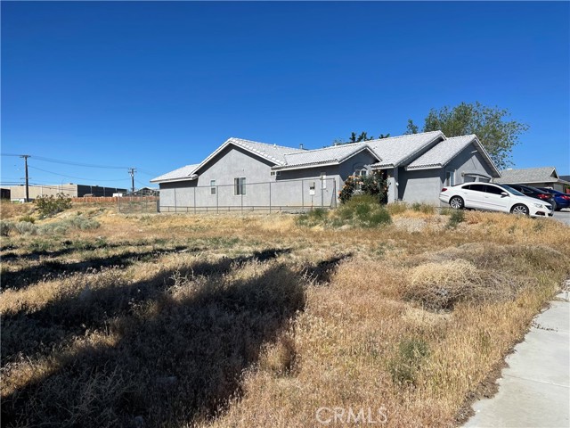 Detail Gallery Image 2 of 8 For 15579 Tamarack Dr, Victorville,  CA 92395 - – Beds | – Baths