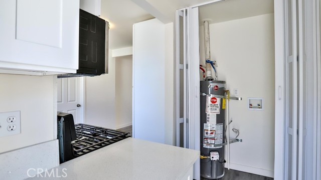 515 S Van Ness Avenue, Santa Ana CA: https://media.crmls.org/medias/e41bb9eb-0c2c-44ae-8415-3ee969c776bd.jpg