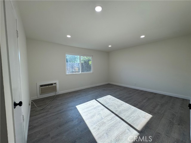 486 N Oak Street, Orange CA: https://media.crmls.org/medias/e41bf019-d8e3-4a4f-b8fc-21aa148feb7b.jpg