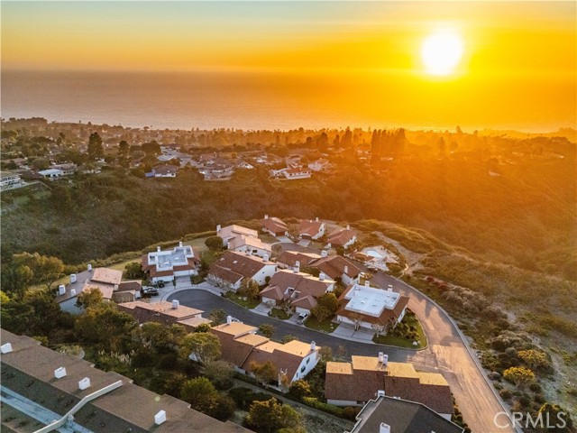 25 Ocean Crest Court, Rancho Palos Verdes, California 90275, 2 Bedrooms Bedrooms, ,3 BathroomsBathrooms,Residential,For Sale,Ocean Crest,PV25053796