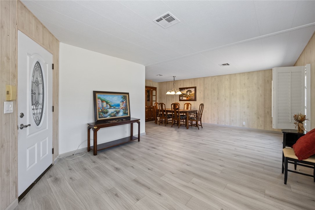 Detail Gallery Image 5 of 46 For 2311 Lake Terrace, La Habra,  CA 90631 - 2 Beds | 2 Baths