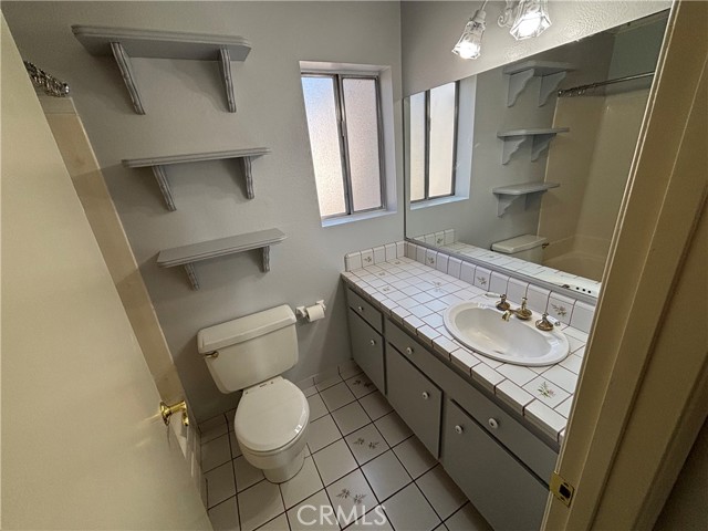 Detail Gallery Image 19 of 37 For 1350 Cabrillo Park Dr #F,  Santa Ana,  CA 92701 - 1 Beds | 1 Baths