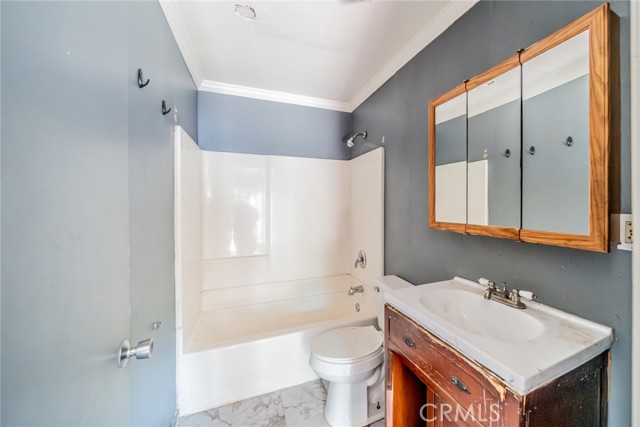 1964 Marlborough Avenue, Riverside CA: https://media.crmls.org/medias/e41e6e70-95c5-45cd-baf1-292816c5e3a2.jpg