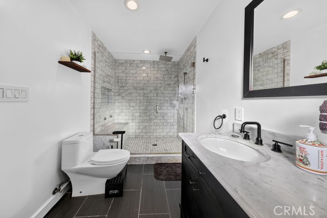 1256 Irving Avenue photo 35