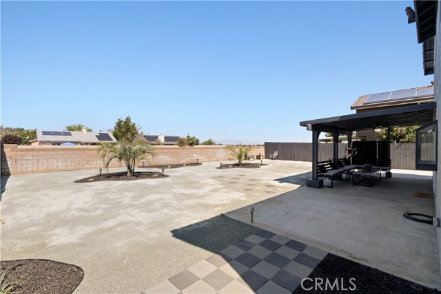 43865 Carefree Court, Lancaster CA: https://media.crmls.org/medias/e41fe870-189a-42aa-85e3-b37bb12efeb2.jpg