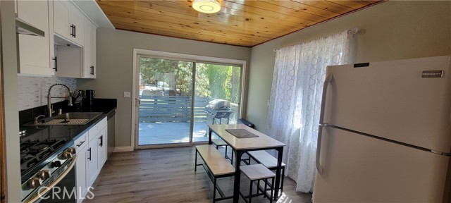 Detail Gallery Image 14 of 35 For 43279 Bow Canyon Rd, Big Bear Lake,  CA 92315 - 3 Beds | 2 Baths