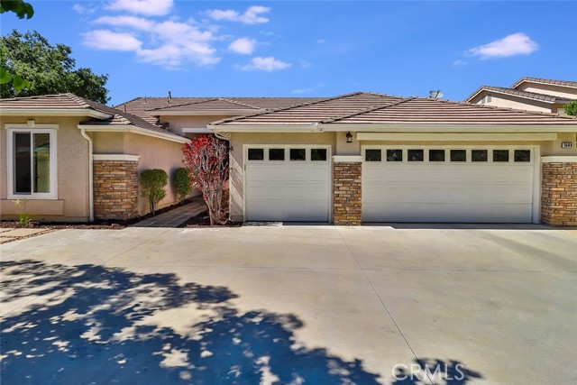 1649 Meadowglen Court photo 4