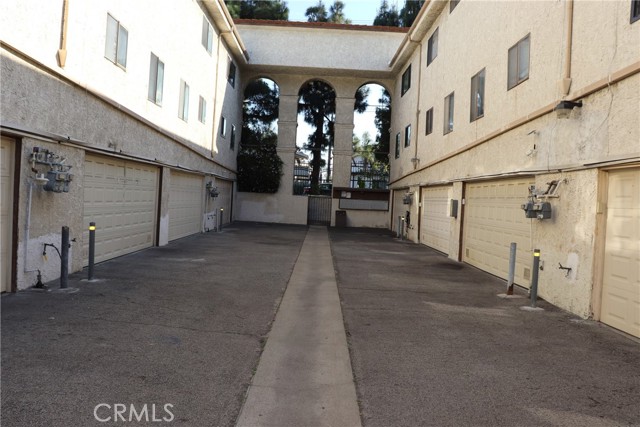 Detail Gallery Image 22 of 22 For 13243 Vanowen #5,  North Hollywood,  CA 91605 - 2 Beds | 3 Baths