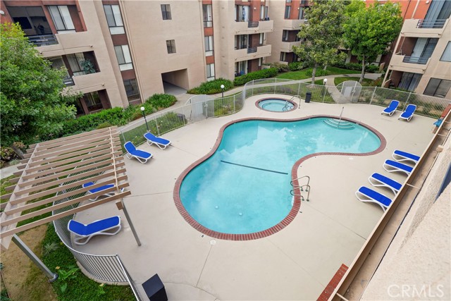 Detail Gallery Image 18 of 23 For 7826 Topanga Canyon Bld #301,  Canoga Park,  CA 91304 - 2 Beds | 2 Baths